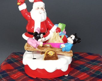 Disney Rare Music Box Santa And Babies Minnie and Mickey 1985 Figurine  Here Comes Santa Claus Song