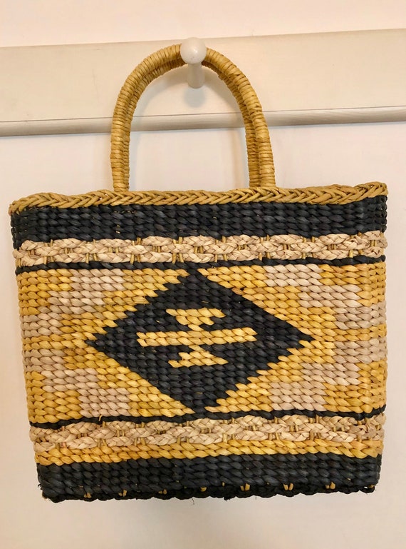 Corn husk purse. Gem
