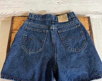 vintage high waisted Lee denim shorts 6 med