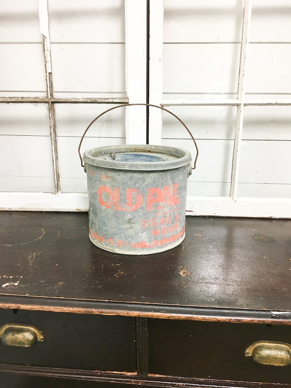 Ancien Seau à Appât Métallique Ovale Pâle Vintage – Pêche Au Méné – Avec Sangle – USA