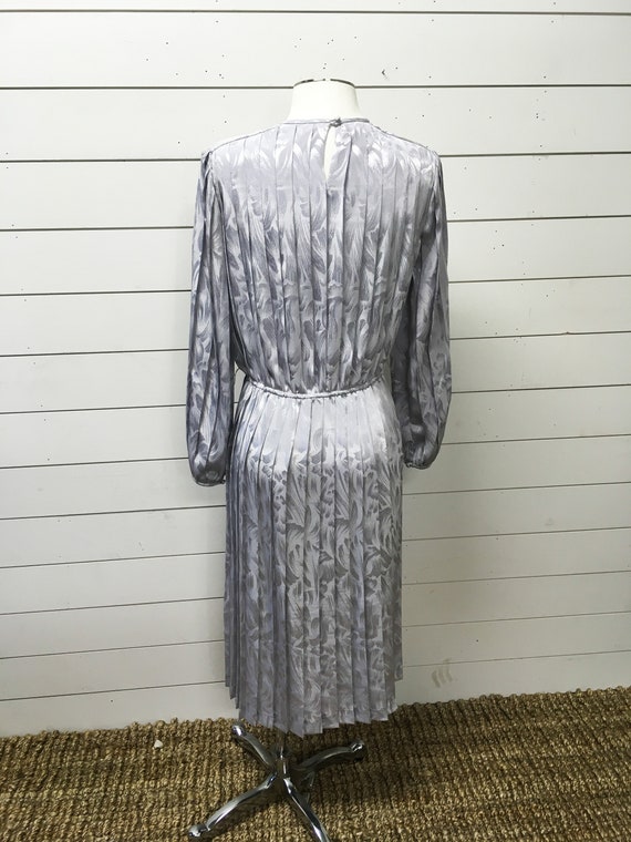 Vintage dress ladies gray silver pleated dress si… - image 9