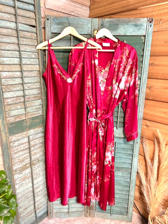 vintage California dynasty robe and nightgown set 