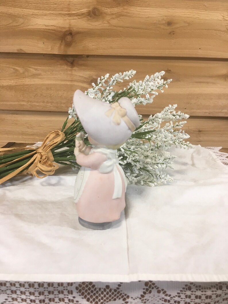Vintage Homco figurine little girl flower basket decor retro gift