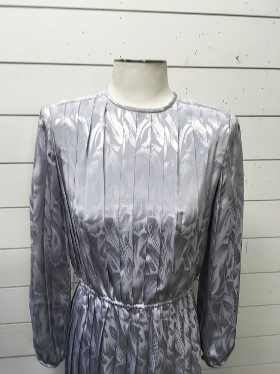 Vintage dress ladies gray silver pleated dress si… - image 8