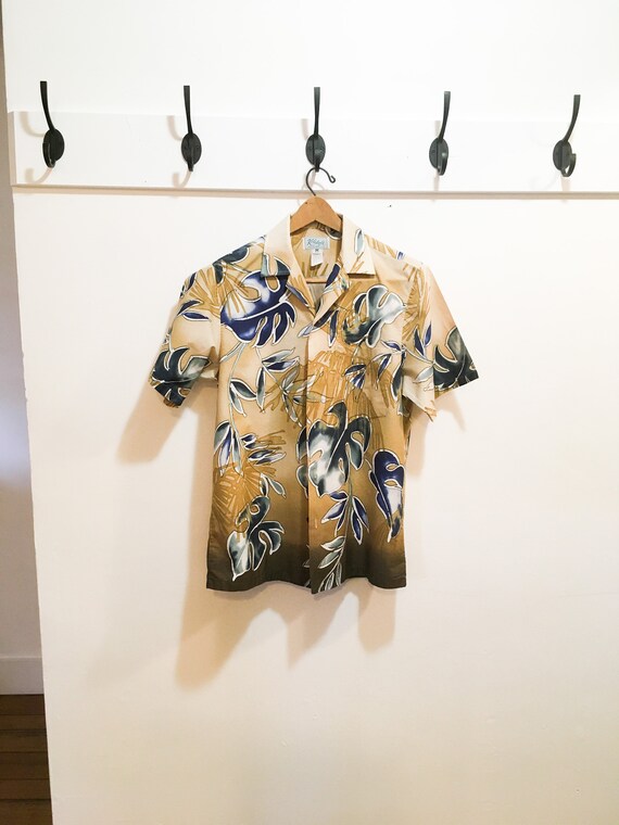 Vintage Hawaii shirt kolekole medium Hawaiian retr