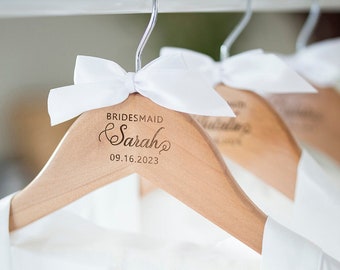 SET OF 5 White Wedding Hangers, Bridesmaid Gift, Bridesmaid Hanger, Personalized Hanger, Bridal Gift, Wedding Gift, Bride Hangers