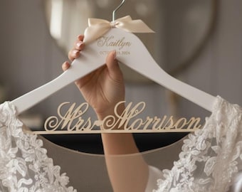 Personalized Wedding Hanger, Bridal Hanger, Custom Name Hanger, Wedding Hanger, Bride Hanger, Personalized Customized Wedding Dress Hanger