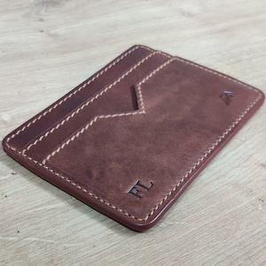 Slanke minimalistische leren portemonnee voor kaarten + contant geld / Gepersonaliseerde kaarthouder met reliëf / Portemonnee met voorvak / Echt leren kaarthouder