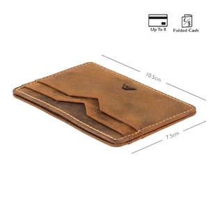 Yaiba leather card holder diagonal image showing dimensions of the card holder wallet (length 7.5cm by width 10.5cm)
