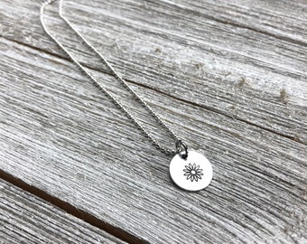 Collana con margherite - Collana con fiori - Collana incisa a mano da 1/2" - Regalo
