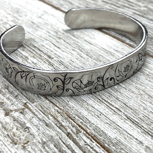 Poppy bracelet-aluminum cuff