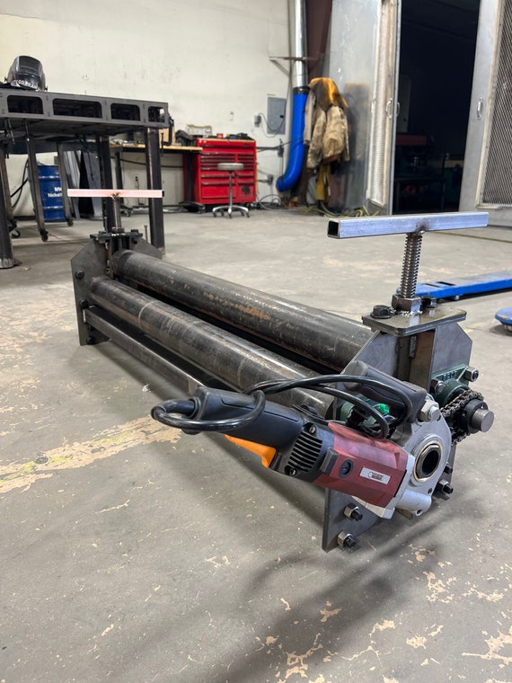 Metal outlet conduit threader