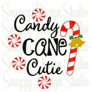 Op de afbeelding: Candy cane cutie ontwerp met rode en witte pepermuntstokken, een rode en witte pepermuntstok met bellen en zwarte tekst.