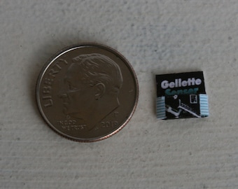 Dollhouse Miniature One Inch Scale 1:12 Razor Refills