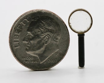 Dollhouse Miniature One Inch Scale 1:12 Magnifying Glass