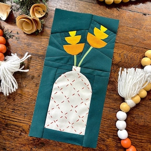 Spark Vase - Vase & Flower Foundation Paper Piecing (FPP) PDF Pattern