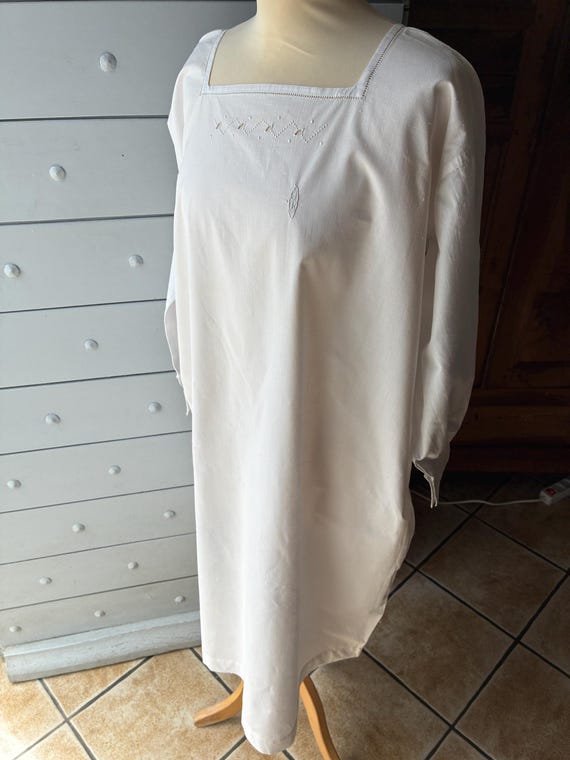 フランスのアンティークホワイトコットンナイトドレス。「JB」の