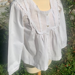 Small Sized French Antique White Cotton Blouse / Delightful Tiny Pleated Detailing / 1900s Blouse with Hand Embroidered M T Initials