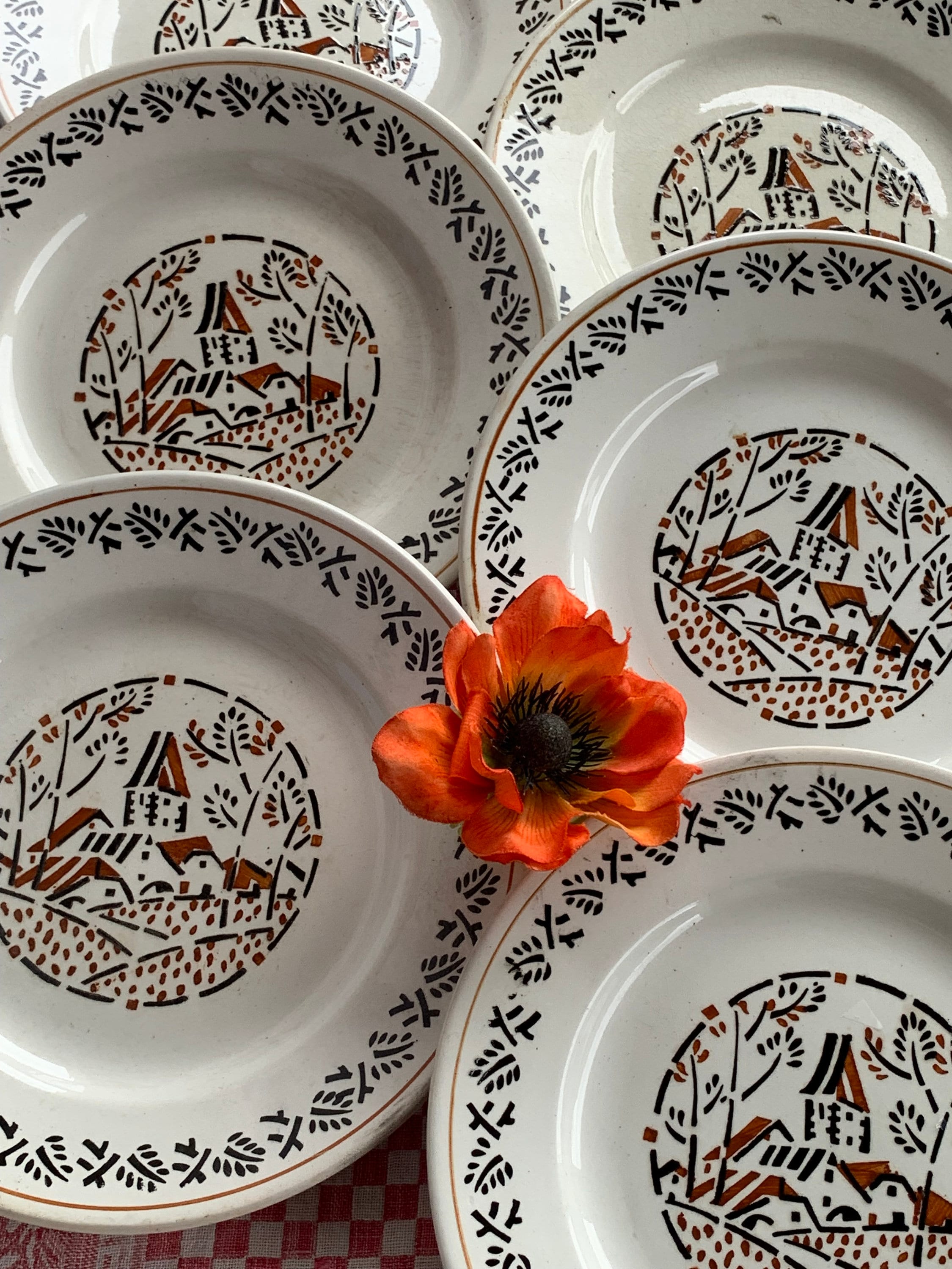 Set platos hondos y llanos loza francesa · Set of French pottery plates  (VENDIDO) - Vintage & Chic