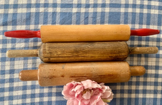 Vintage Wooden Rolling Pin (TRE) Vintage Wooden Rolling Pin (TRE)