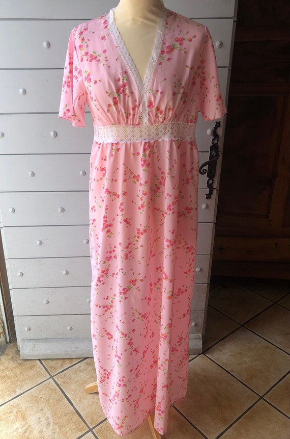 French Vintage Pink Floral 1970s Nightdress / Pret