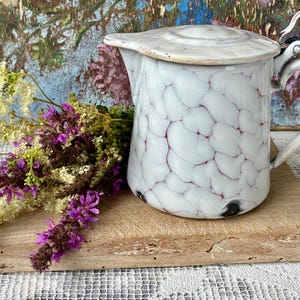 French Vintage Enamelled White & Red Mottled Pot/Jug / Great Kitchen Decor / 1940s Kitchen Pot with Swing Lid / Cronky old Pot