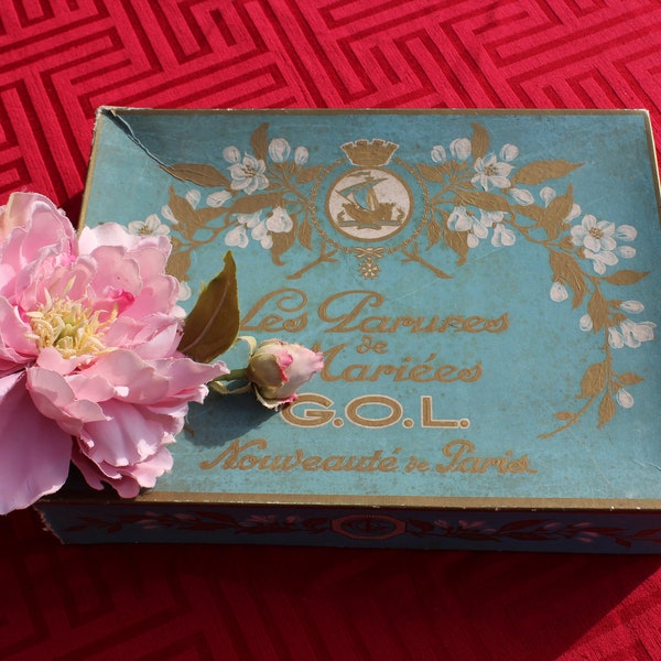 French Antique 1900s Wedding Headdress with Wax Flowers & Tulle Detailing in Original Box / Lovely Wedding Accessory with a Poignant Story