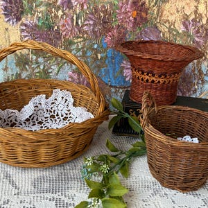 Three Different Sized Small French Vintage Wicker Baskets / All Round, Two with Handle, One with Curved Edge / Cute Little French Baskets