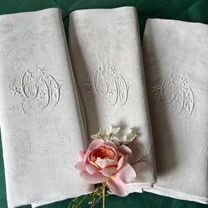 Tres servilletas grandes de lino damasco francés vintage con monograma &quot;CD&quot; en punta de bourdon / Servilletas clásicas de la década de 1900 / Hermosos monogramas