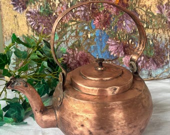 Small French Antique 19thC Copper Kettle / Well Loved Hand Hammered Farmhouse Kettle / Rustic Kitchen Design