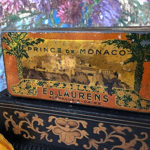 French Antique &quot;Prince de Monaco&quot; Cigarette Tin / 1920s Tin with Super Graphics / Ed Laurens Prestigious Supplier of Egyptian Cigarettes