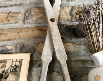 Large French Vintage Wooden Laundry Tongs / Super "Art Populaire" or Folk Art Item / Great Wall Decor / Large and Decorative Wooden Tongs