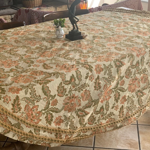 Nappe ovale doublée à la main vintage des années 1950 / Beau détail riche avec des détails de passementerie / Nappe française lourde unique