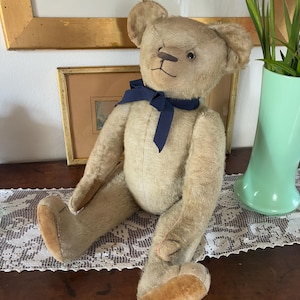 Large French Antique Teddy Bear Looking for A New Home / Gorgeous Straw Filled Shabby Teddy Bear / Nounours Français / Wonderful Old Bear