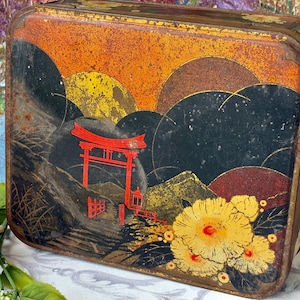 Lata francesa antiga da década de 1920 / Linda lata Art Déco com cena oriental encantadora com pagode / Linda lata antiga / Lindas cores