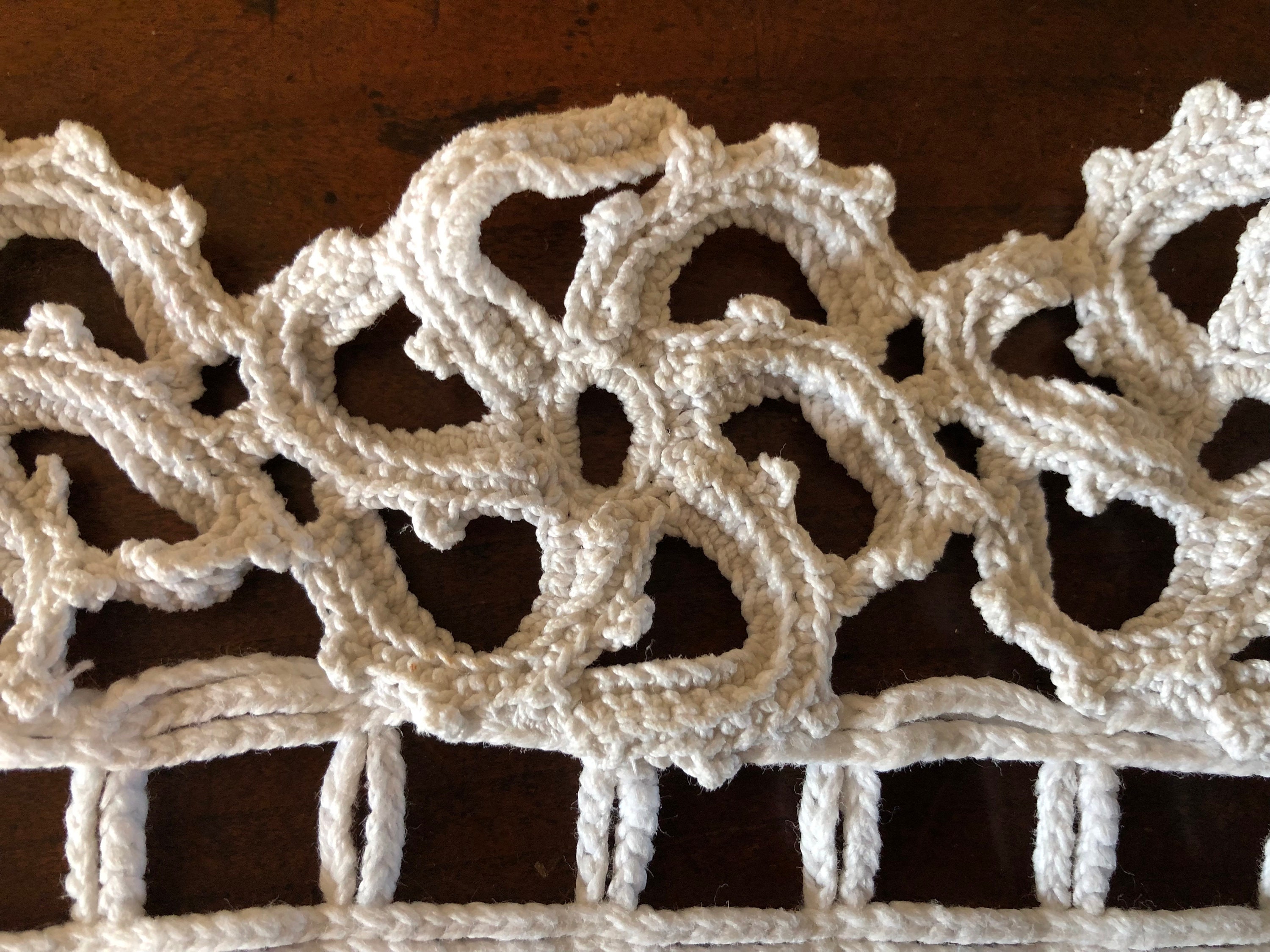 Small French Antique White Hand Crocheted Centrepiece With