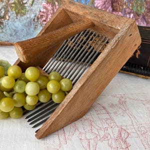 Franse vintage hout- en metaaloogstkam/gereedschap/fruithark
