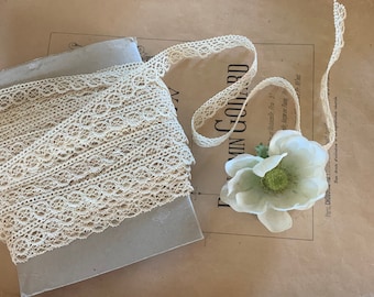 French Antique Cream Hand Crocheted Lace Trim / Great for Creative Projects / Hand Crocheted Lace Edging / From Paris
