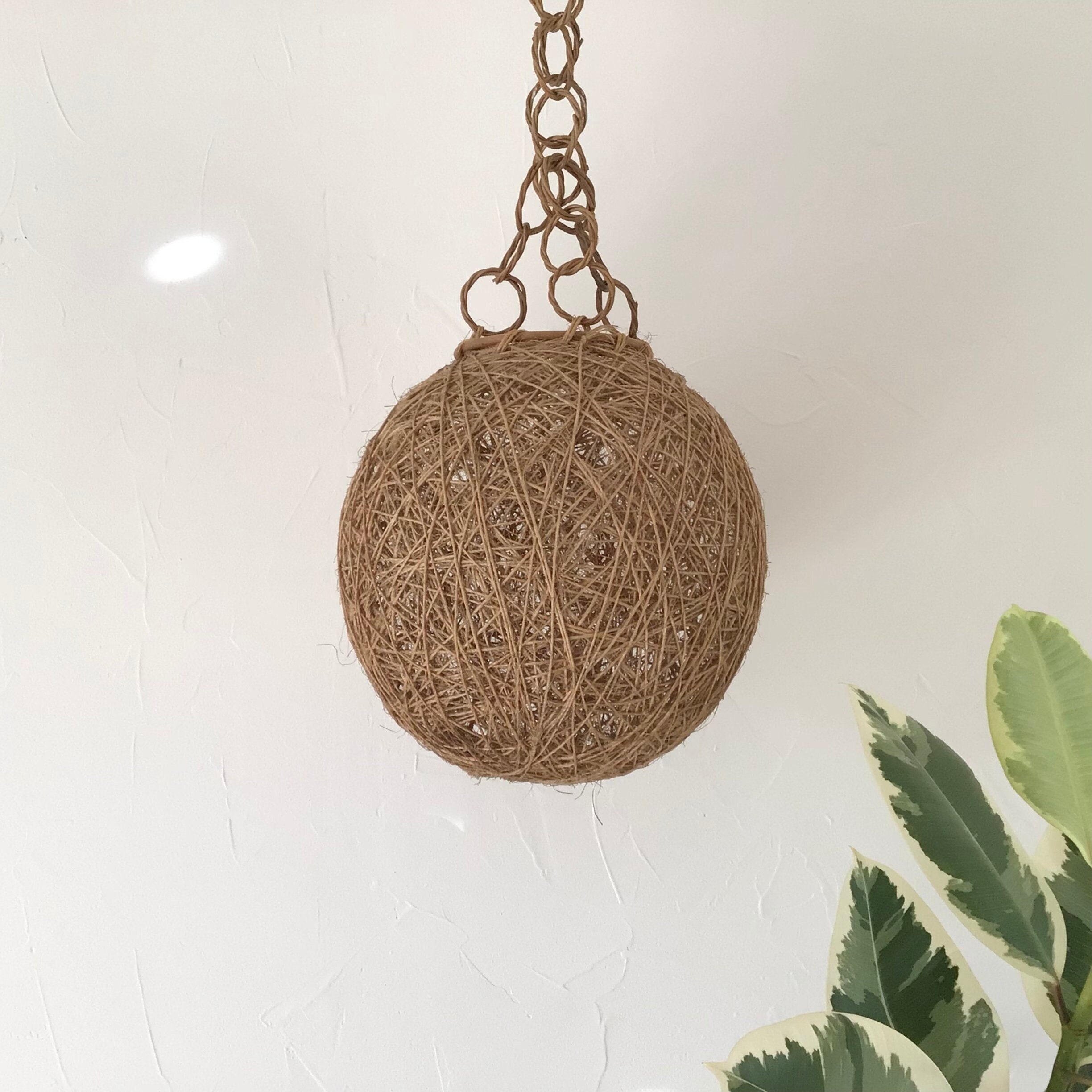 Une suspension boule en ficelle ou en laine : Femme Actuelle Le MAG