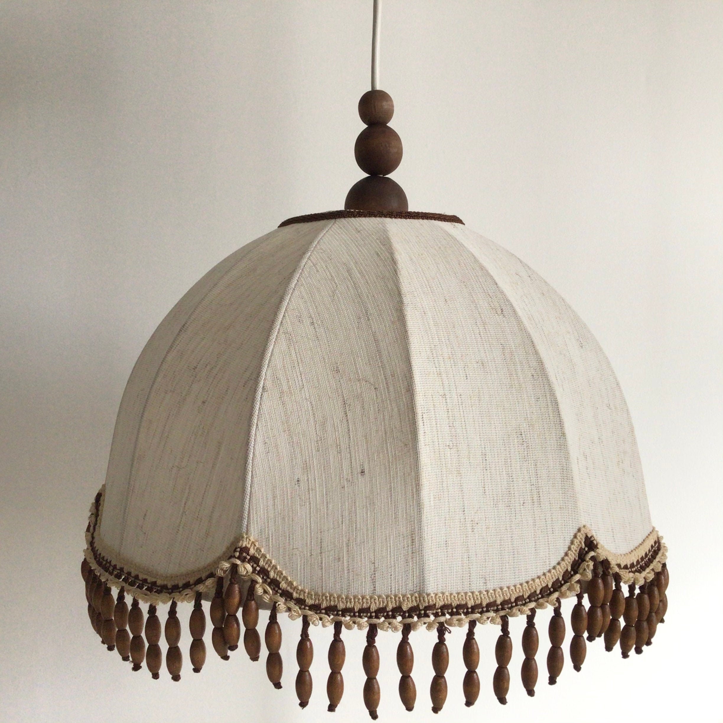 Suspension Globe Tissu Vintage Franges Bois