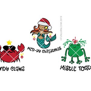 Puede incluir: Tres ilustraciones con tem&aacute;tica navide&ntilde;a: un cangrejo rojo con gafas de sol y una estrella en la parte superior, una sirena con un gorro de Pap&aacute; Noel y una rana verde con una corona de acebo con un lazo rojo. El texto "Sandy Claws", "Mer-ry Christmas" y "Mistle Toad" est&aacute; debajo de cada ilustraci&oacute;n.