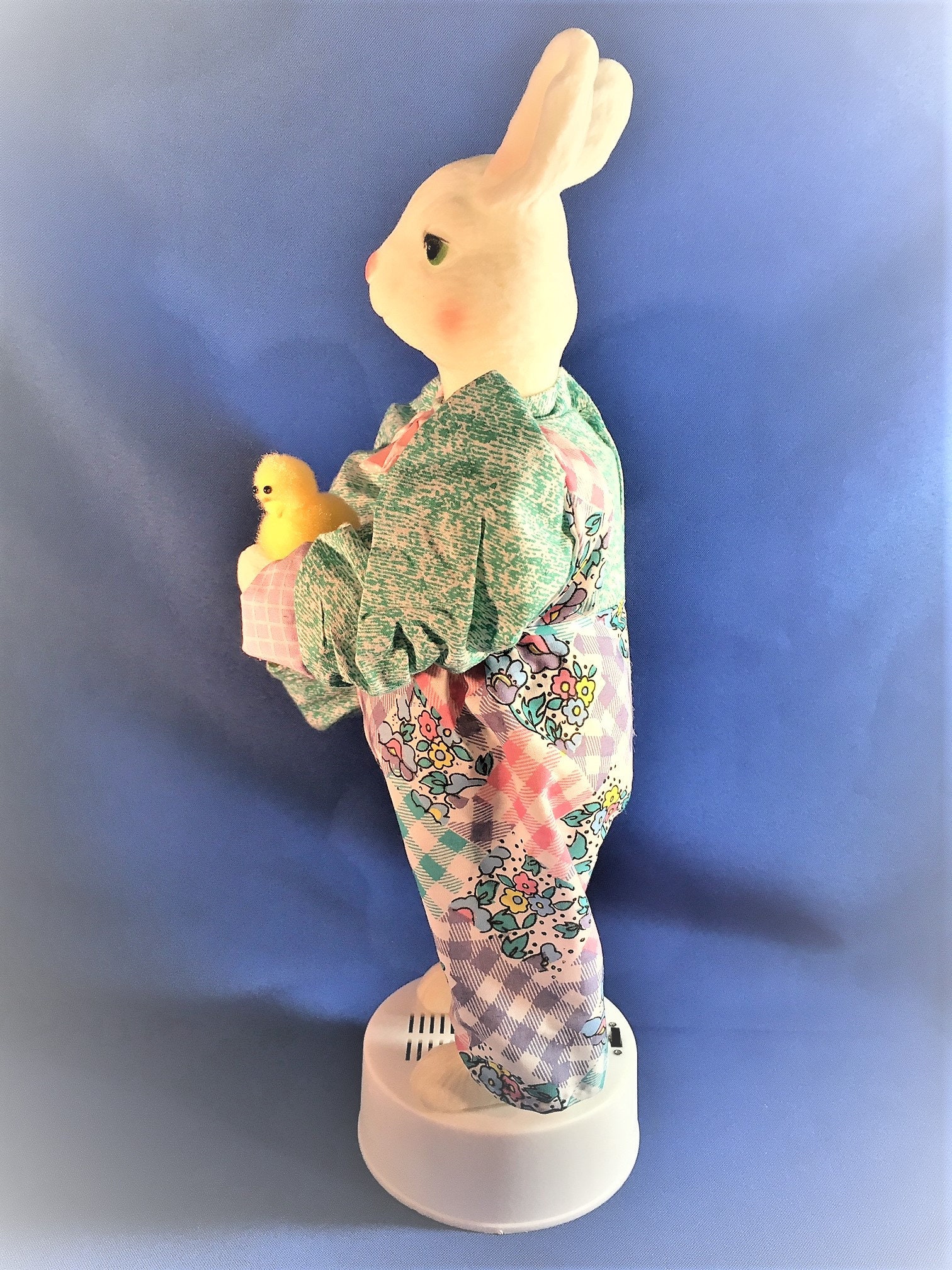 Vintage Dan Dee Musical Animated Easter Bunny in Original