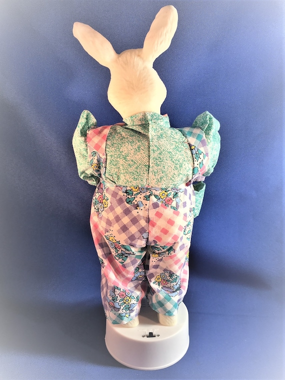 Vintage Dan Dee Musical Animated Easter Bunny in Original Box W