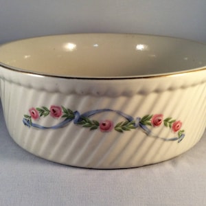 Hall&#39;s Wildflower French Fluted Baker&#39;s Bowl-Pink Roses w Blue Ribbon Design- Superior Quality Kitchenware-Retro Kitchen, Vintage Dinnerware