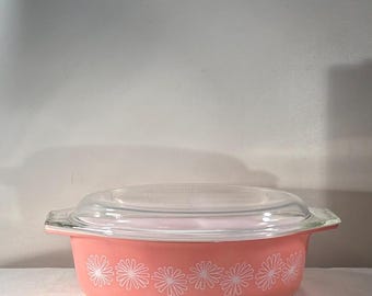 Vintage Pyrex Pink Daisy 045 2 1/2 Qt. Oval Casserole W/945C with Rare Decor Lid