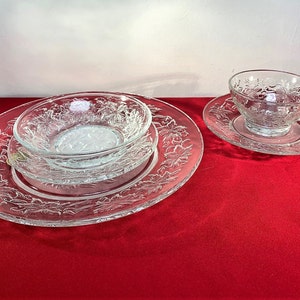 Princess House Exclusive Fantasia Fine Crystal Dinner Setting Missing Salad Plate, 1980s Pressed Glass Flowers Princess House Dishes Plates