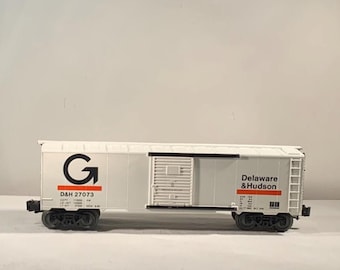 O- Gauge Delaware & Hudson Boxcar 2073 with Box