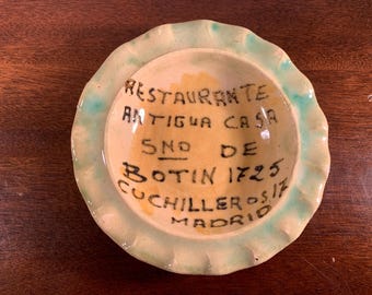 Hand Painted Small Madrid Restaurante Pottery Astray?
