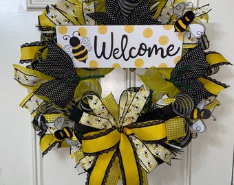 Bee wreath