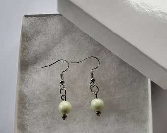 Green Glass Pearl Earrings, Green Glass Bead Earrings, Glass Earrings, Green Pearl Earrings, Green Beaded Earrings, Glass Pearl Earrings